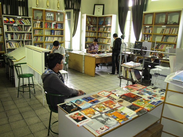 دو نمایشگاه کتاب در فیروزبهرام
